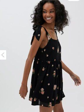 Urban Renewal Remnants Tie-Shoulder Floral Babydoll Dress Sz M